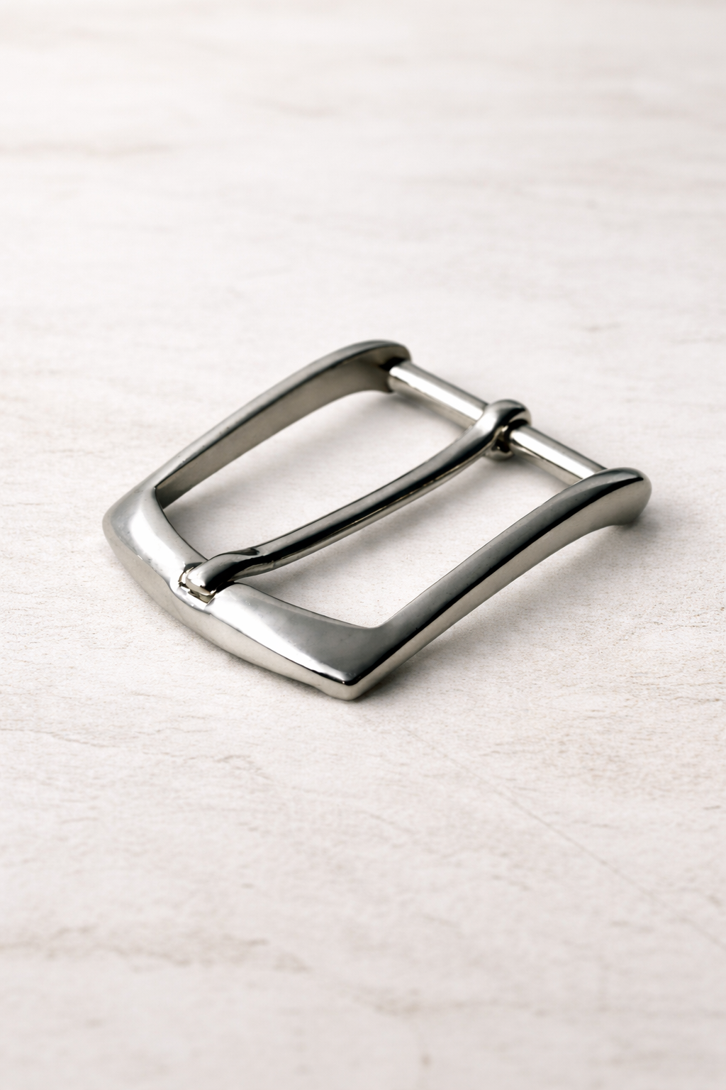 ChatGPT Image 12 feb 2026, 11_52_13 fibbie-uomo-ottone