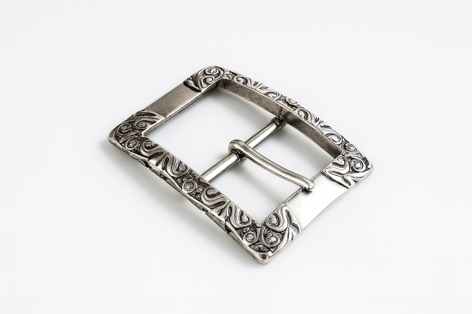 fibbia donna con incisioni decorative fibbia donna con incisioni