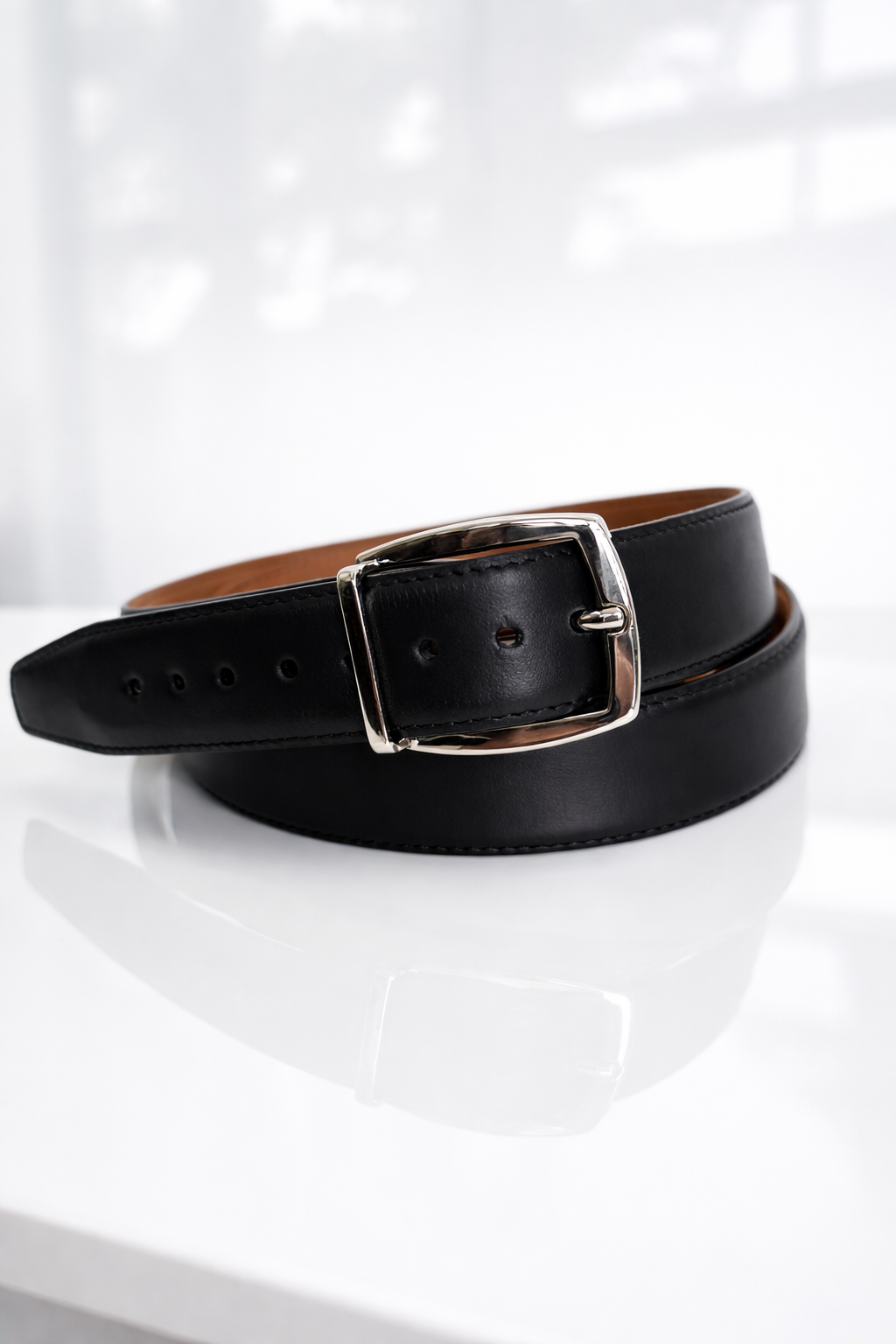 fibbia con passante integrato su cintura